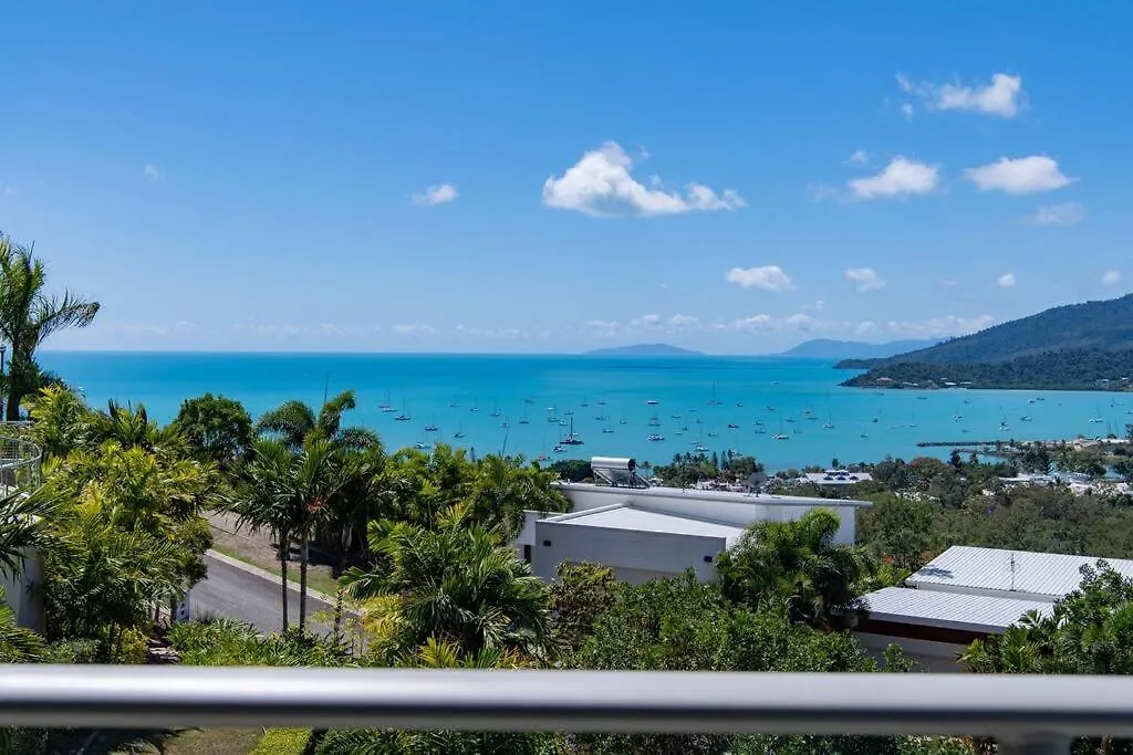 Three B Airlie 2 Bedroom Unit Seaviews & Pool Airlie Beach